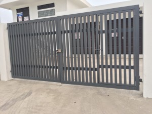 main aluminium gate