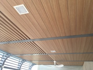 Wood grain aluminium trellis
