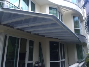 Aluminium structure with polycarbonate roofing